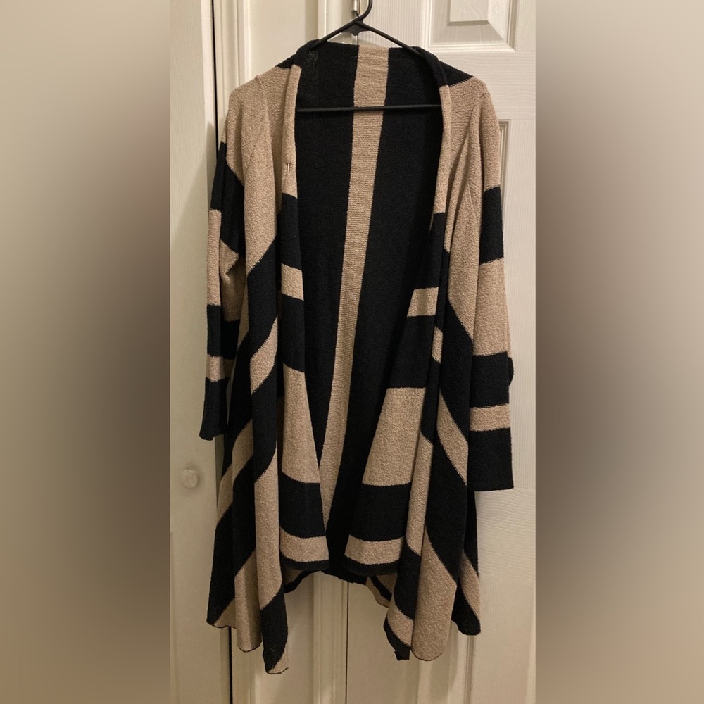 Women’s linen sweater/shawl